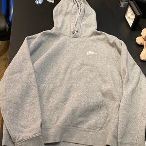 Men’s grey Nike sweatshirt size medium.